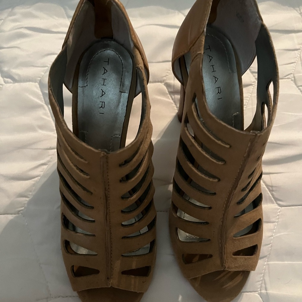 Tahari Lindy 6.5 bootie heel